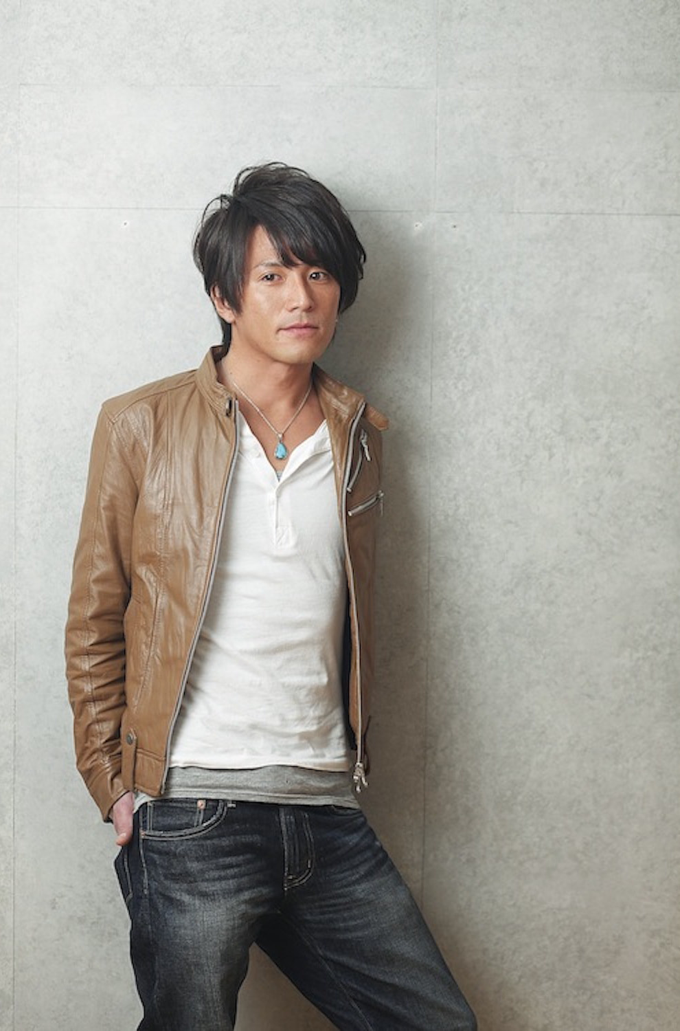 メンズクールショートヘアスタイル（全身）