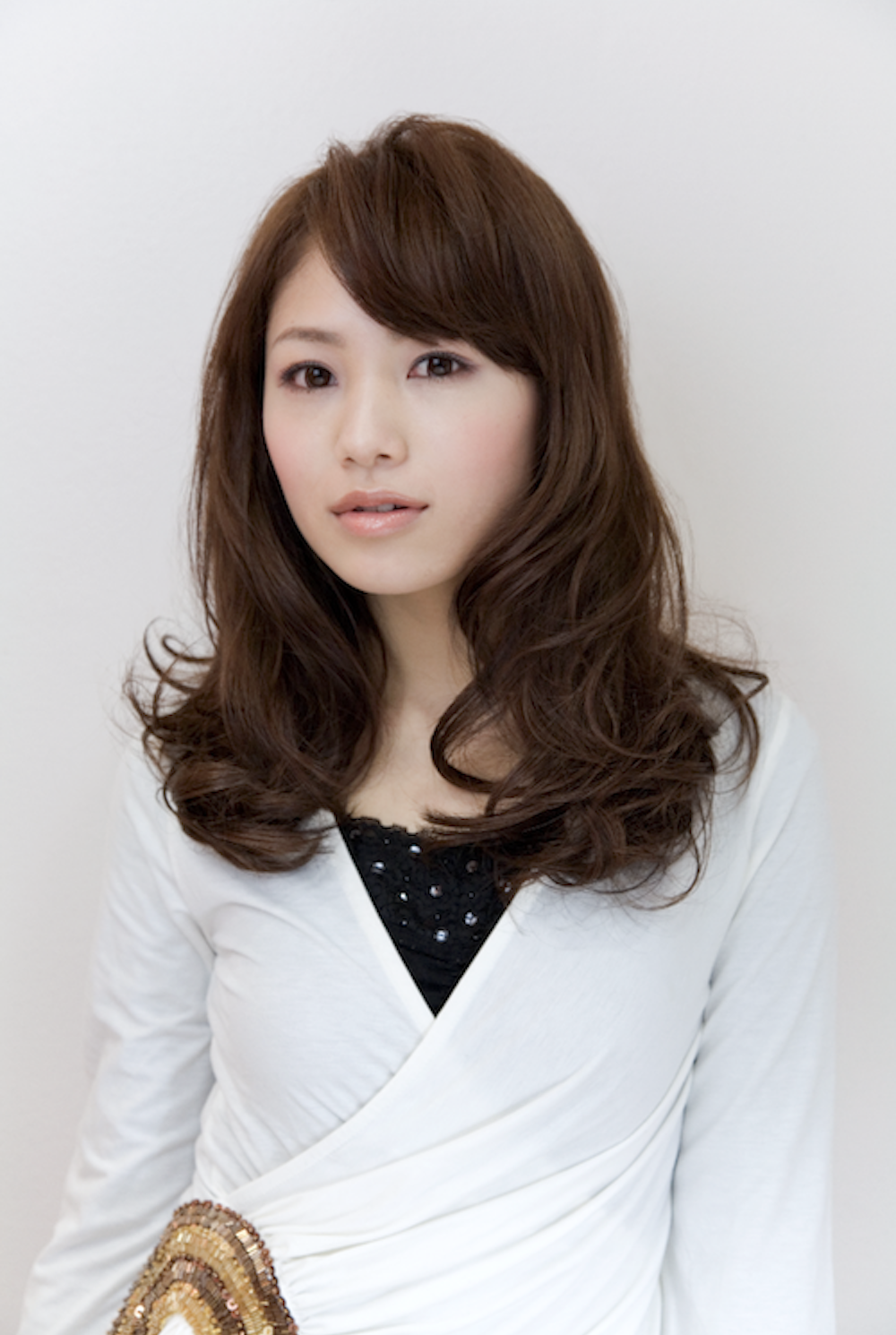 リラックスヘアの女性（正面）