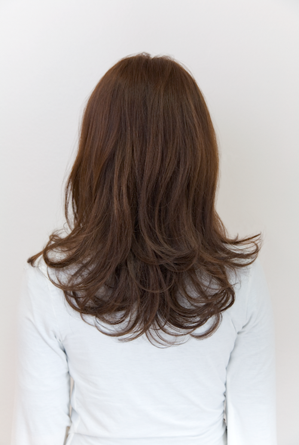 リラックスモードヘアの女性（バック）