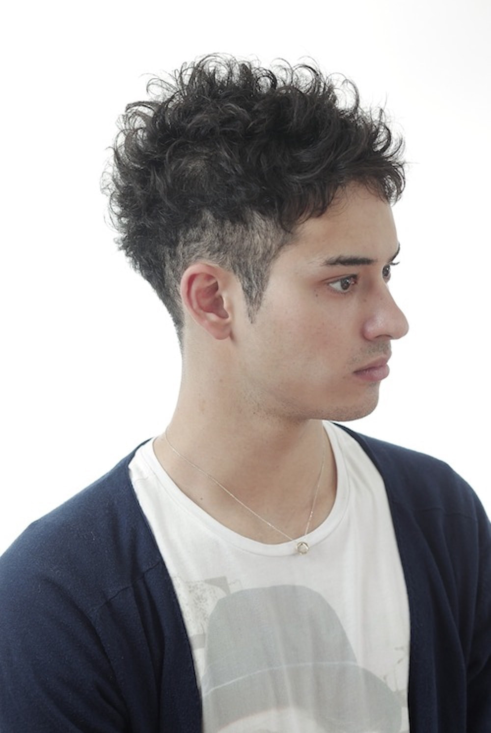 ツーブロックメンズショート（横向き）