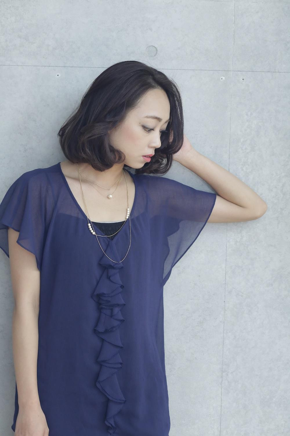 横顔の重めボブスタイル